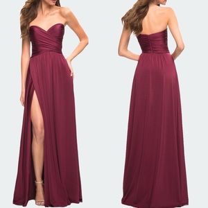 La Femme
Simple Strapless Jersey Dress Gown With High Slit size 12 dark Berry